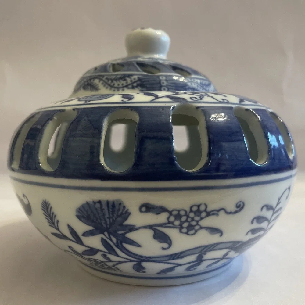 Vintage Japanese 19th Century Potpourri Holder‎